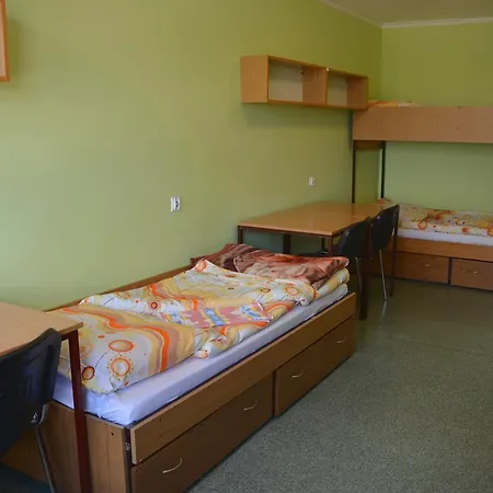 Maraton Hostel *